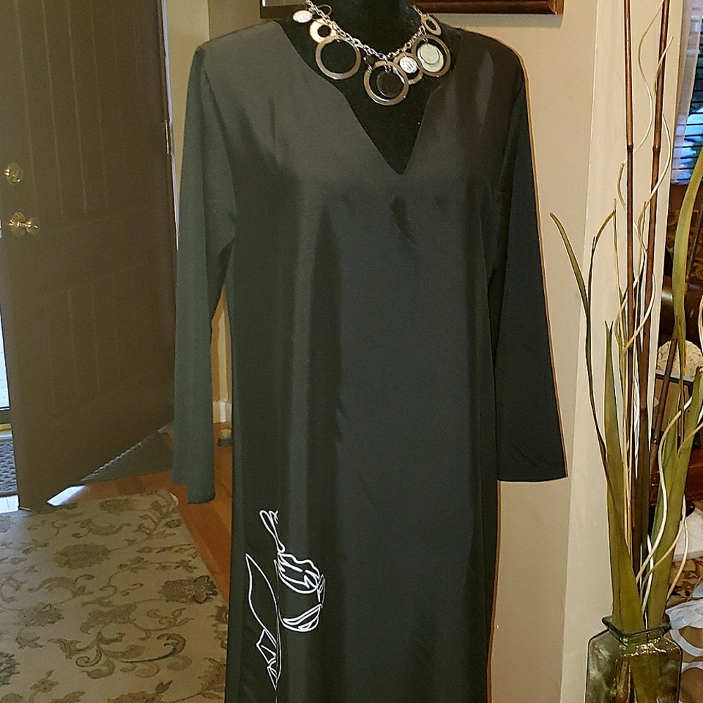 Blk Work or Travel Dress with Floral Detail. Never worn. Necklace not included.